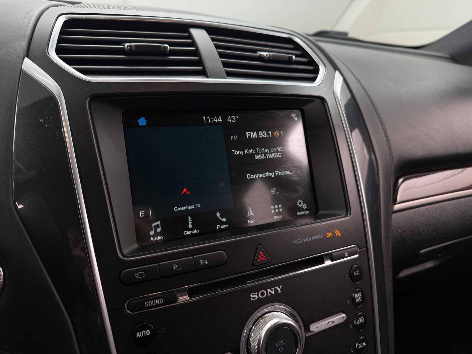 Thumbnail: 2018 Ford Explorer - 3