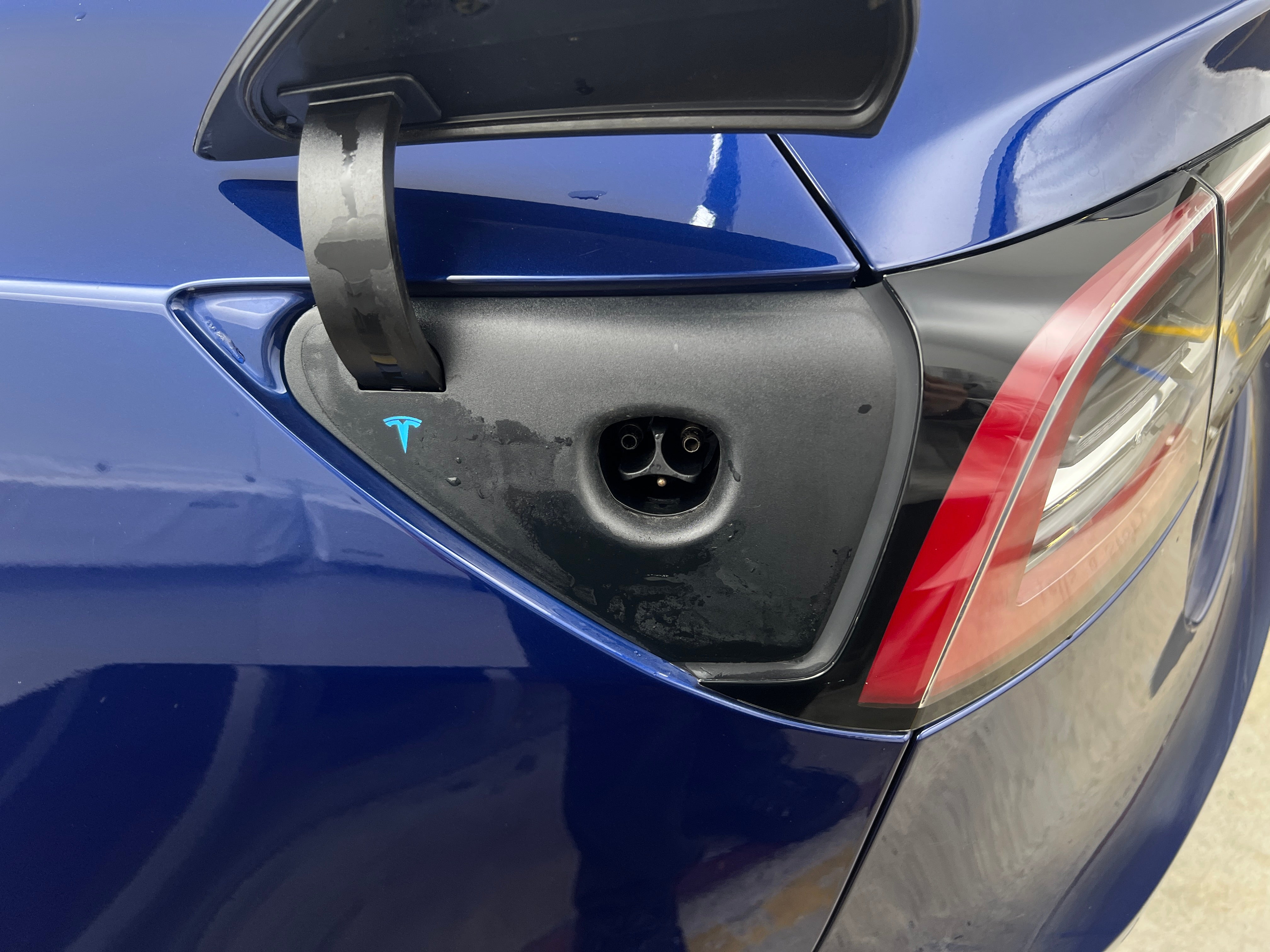 Used 2019 Tesla Model 3 Base with VIN 5YJ3E1EA0KF435465 for sale in Auburn, WA