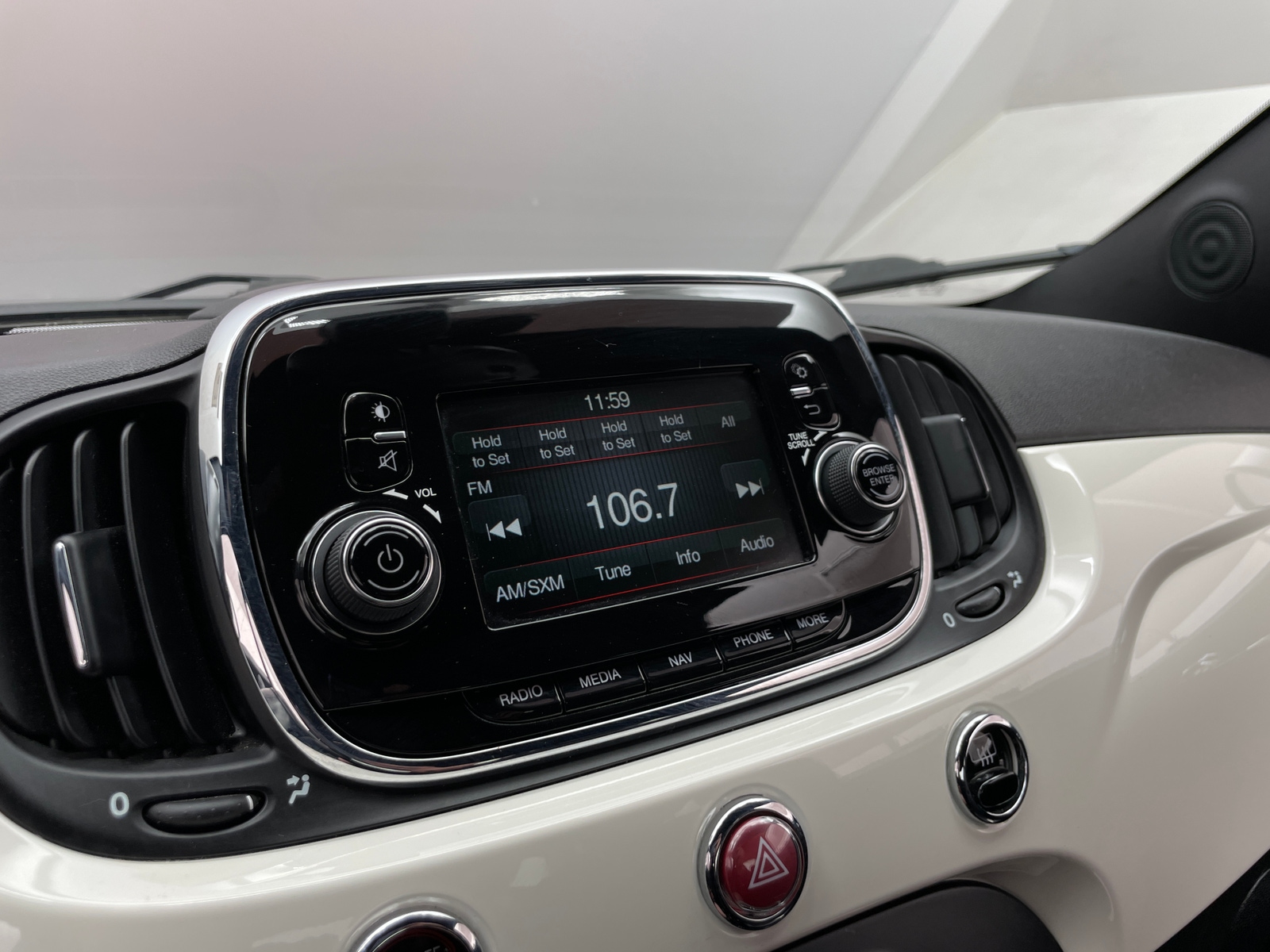 Thumbnail: 2017 Fiat 500e - 3