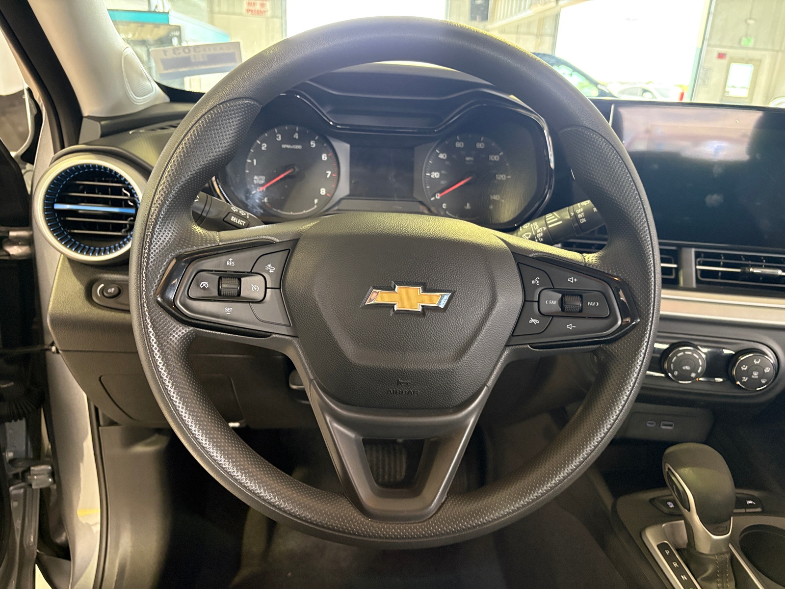 Thumbnail: 2025 Chevrolet Trax - 5