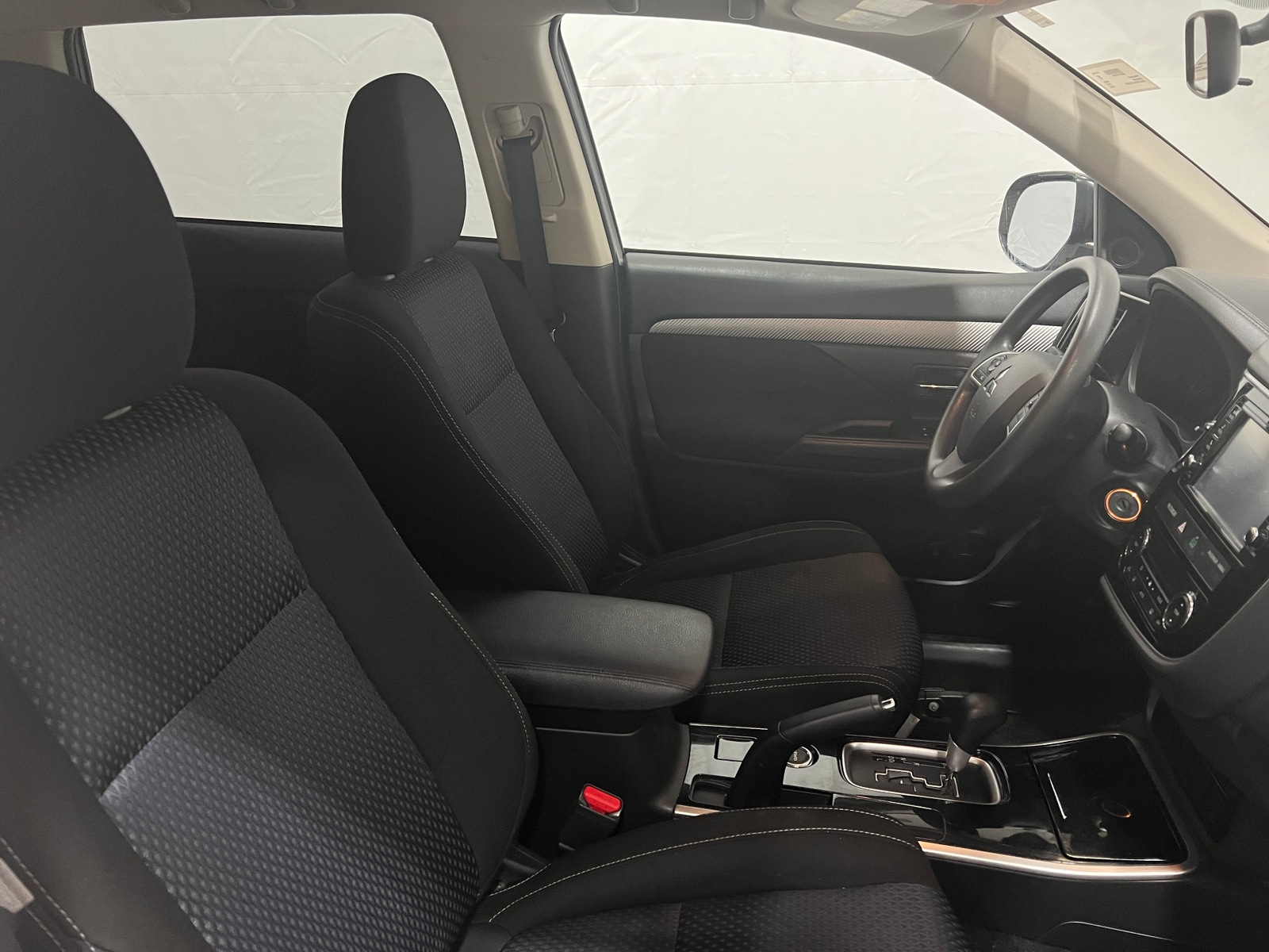 Thumbnail: 2018 Mitsubishi Outlander - 2