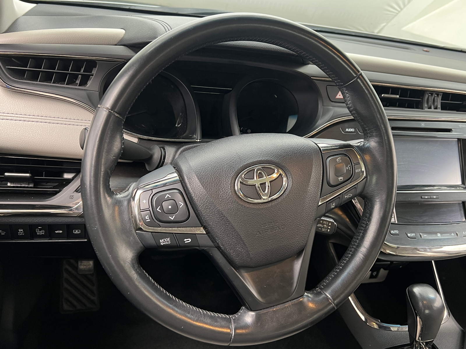 Thumbnail: 2017 Toyota Avalon - 4
