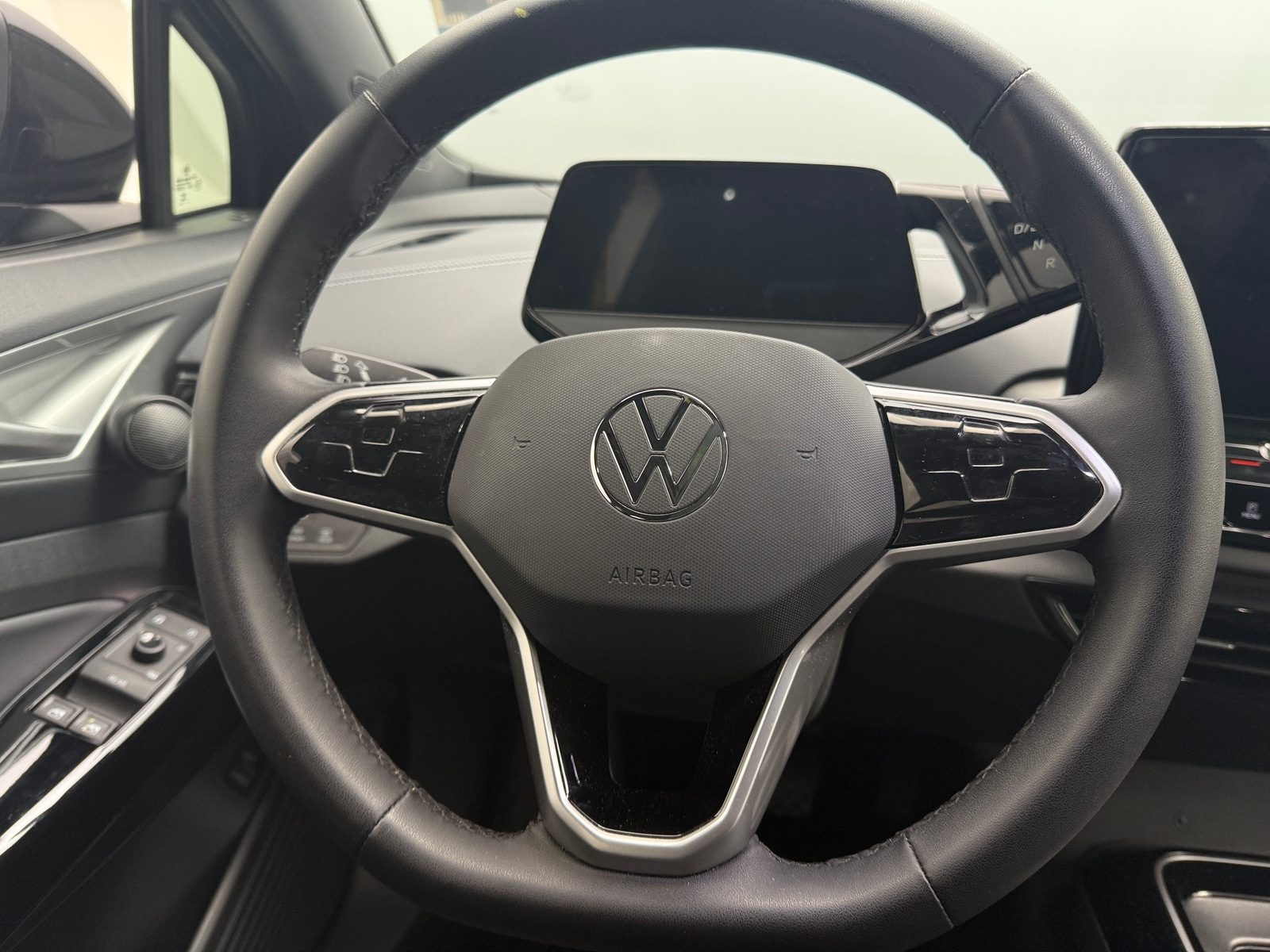 Thumbnail: 2023 Volkswagen ID.4 - 4