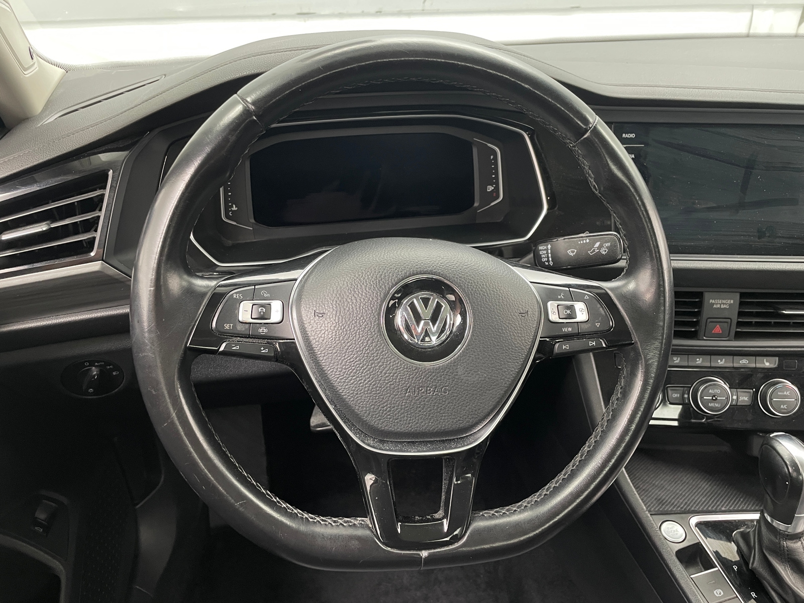 Thumbnail: 2019 Volkswagen Jetta - 4