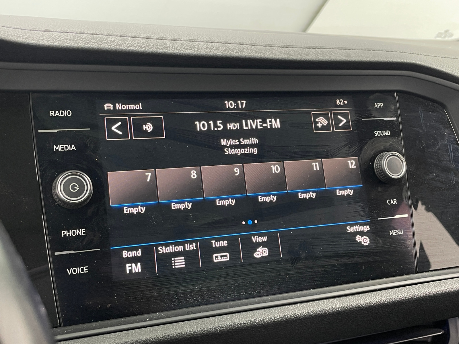 Thumbnail: 2019 Volkswagen Jetta - 3
