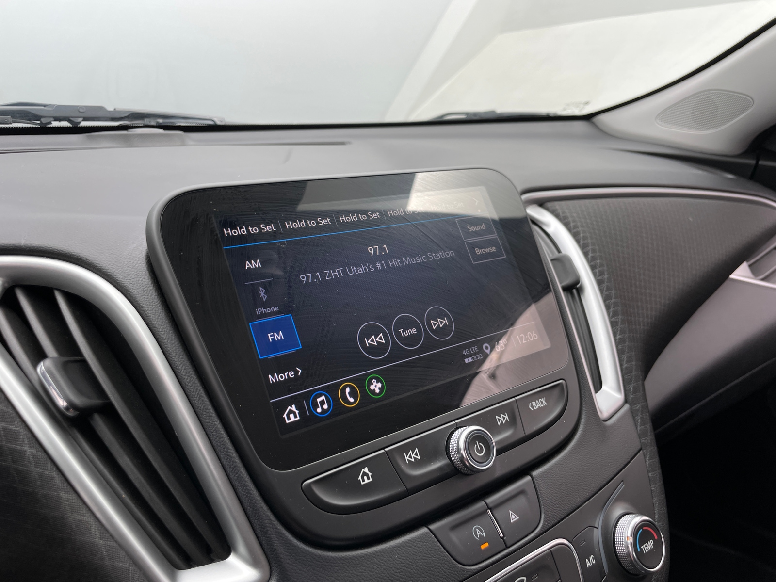 Thumbnail: 2023 Chevrolet Malibu - 4