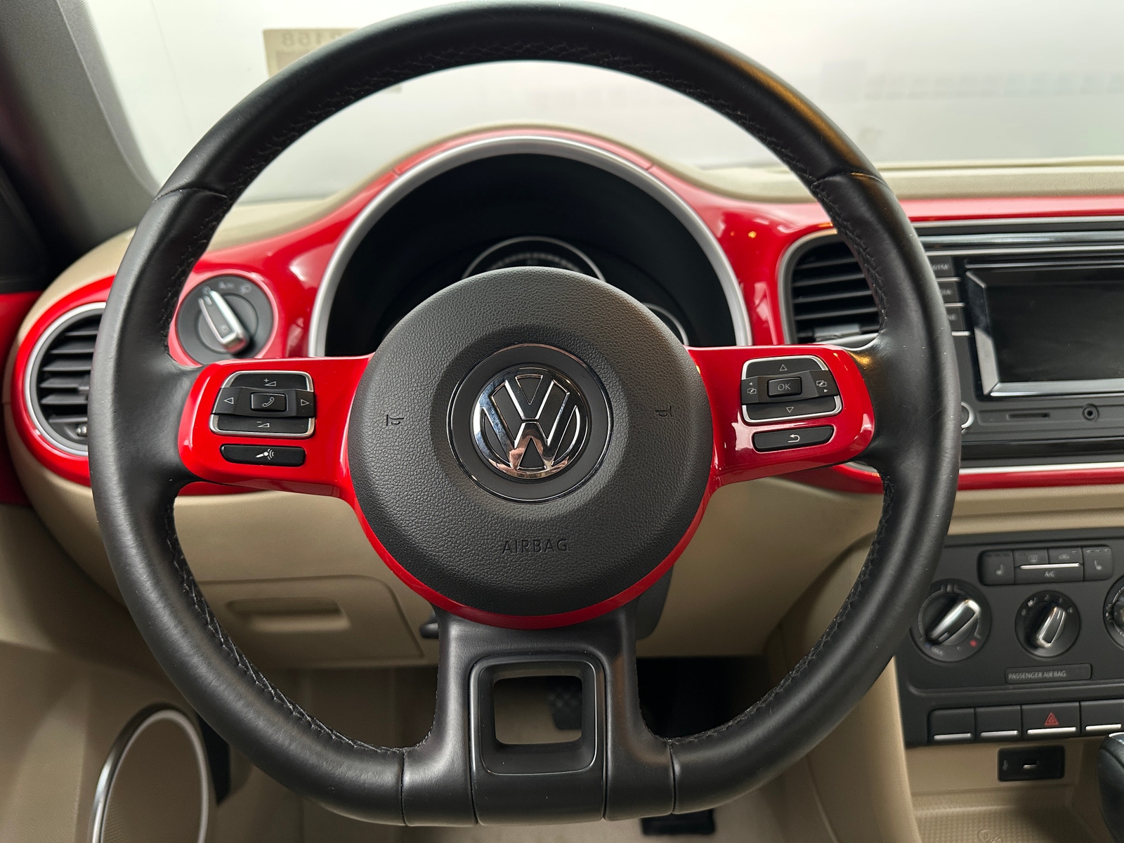 Thumbnail: 2016 Volkswagen Beetle - 4