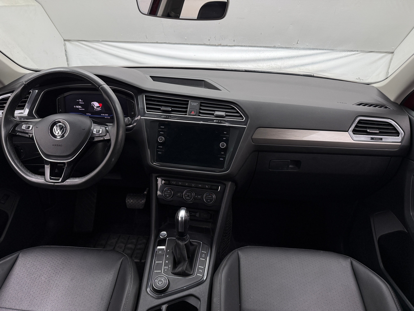 Thumbnail: 2020 Volkswagen Tiguan - 2