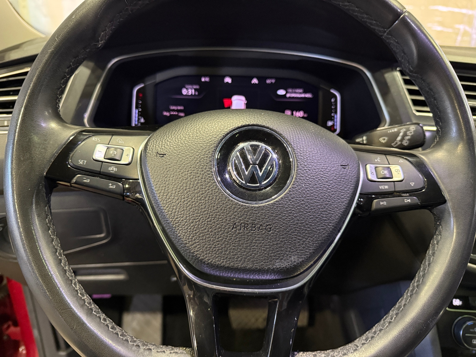 Thumbnail: 2020 Volkswagen Tiguan - 4