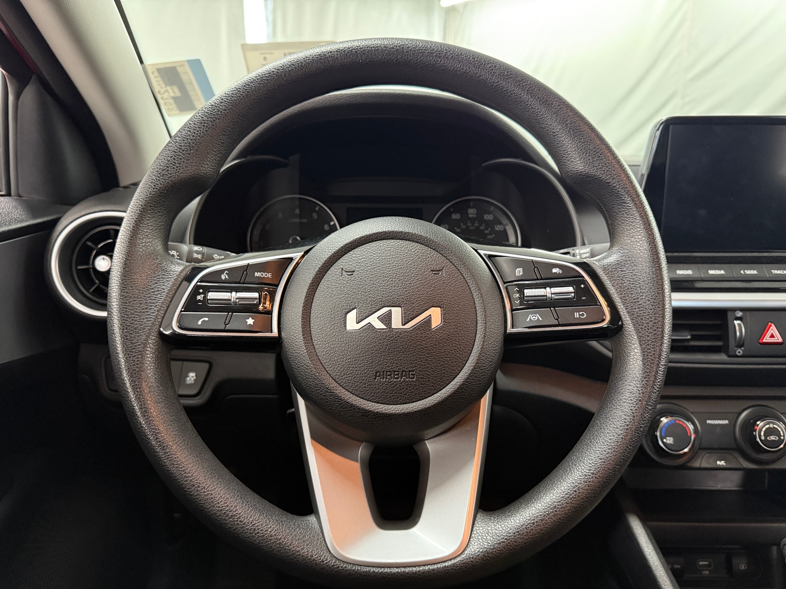 Thumbnail: 2024 Kia Forte - 5