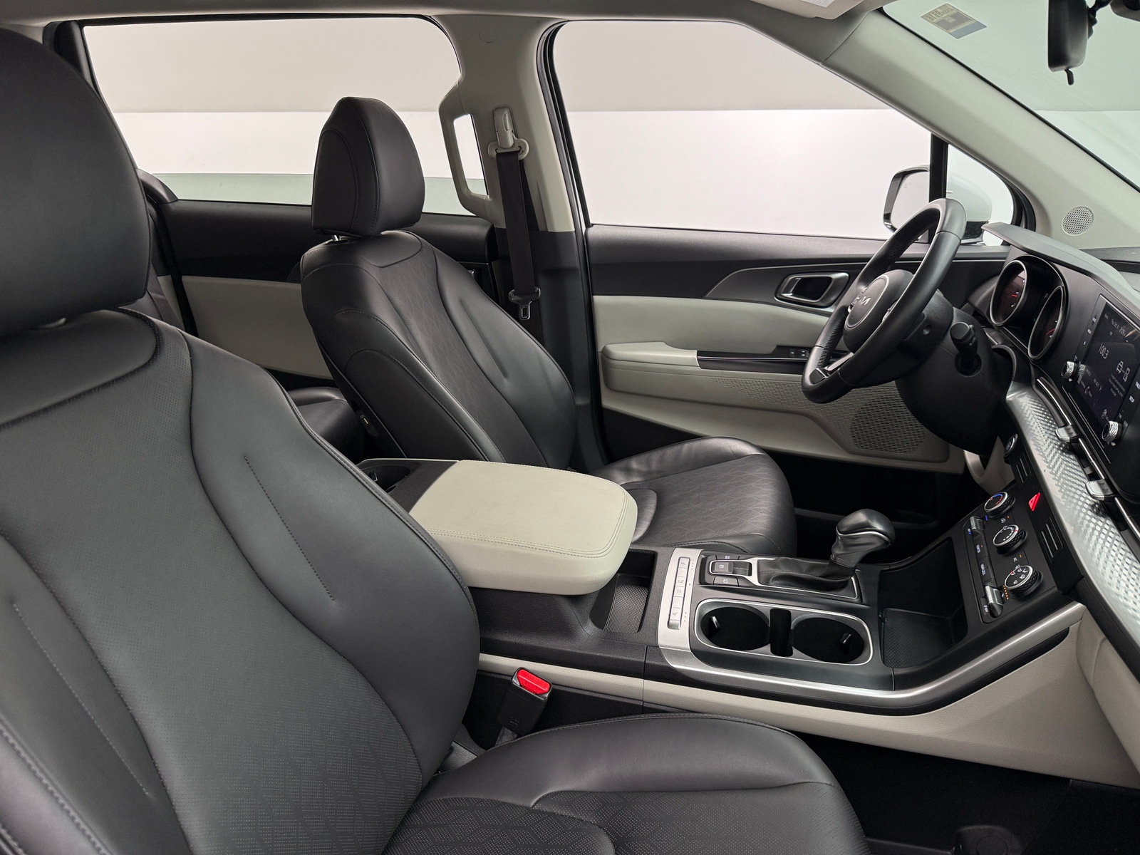 Thumbnail: 2022 Kia Carnival - 2