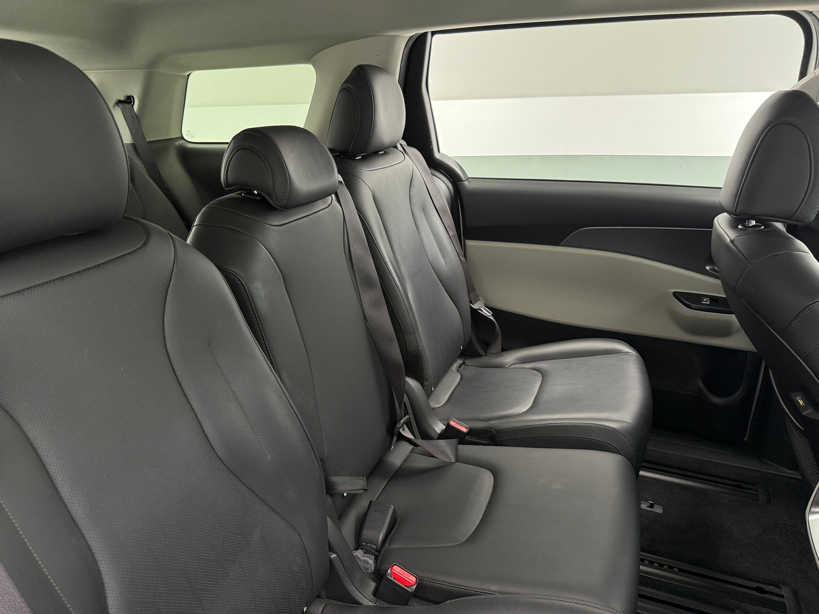 Thumbnail: 2022 Kia Carnival - 6