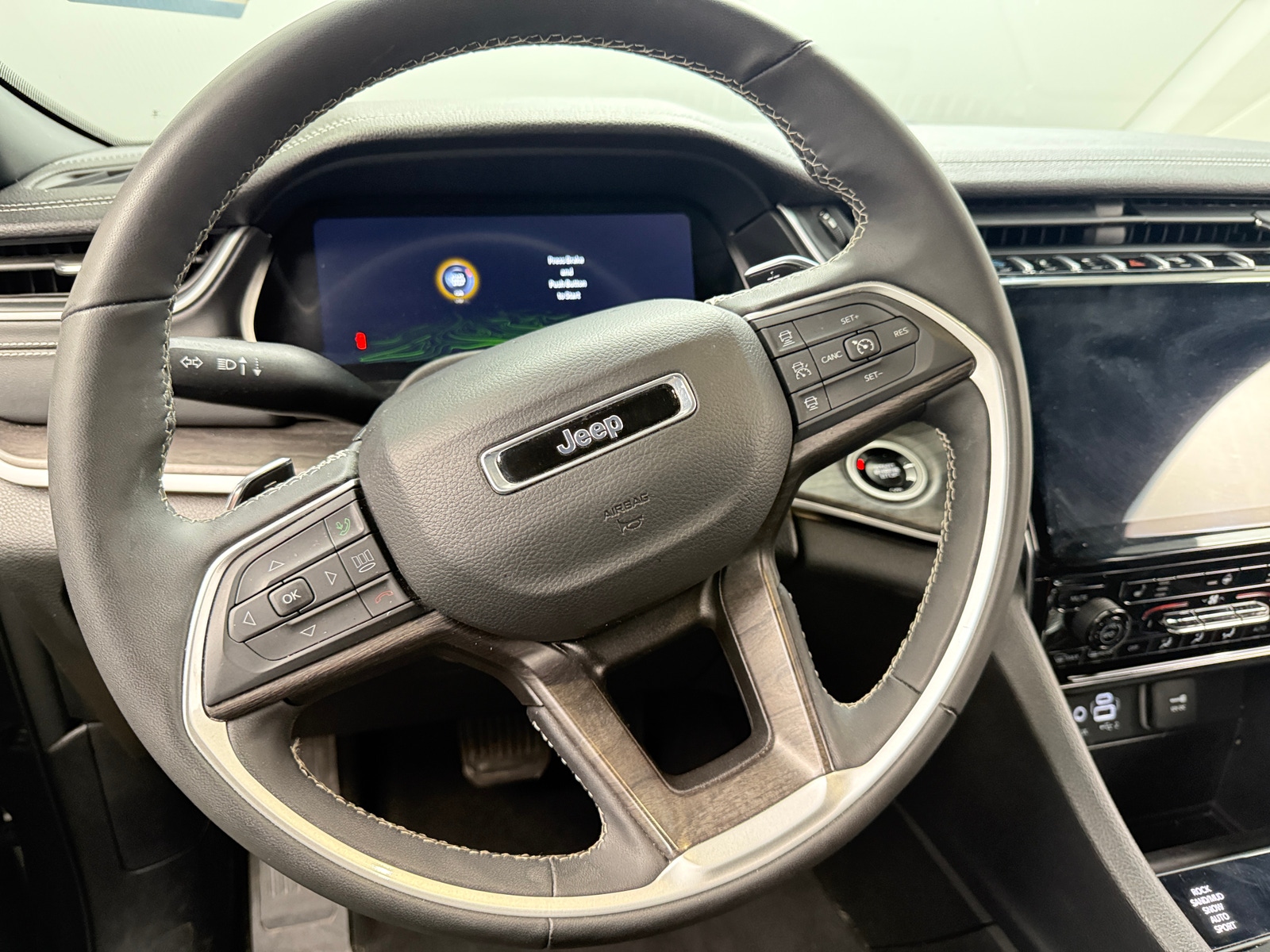 Thumbnail: 2024 Jeep Grand Cherokee - 4