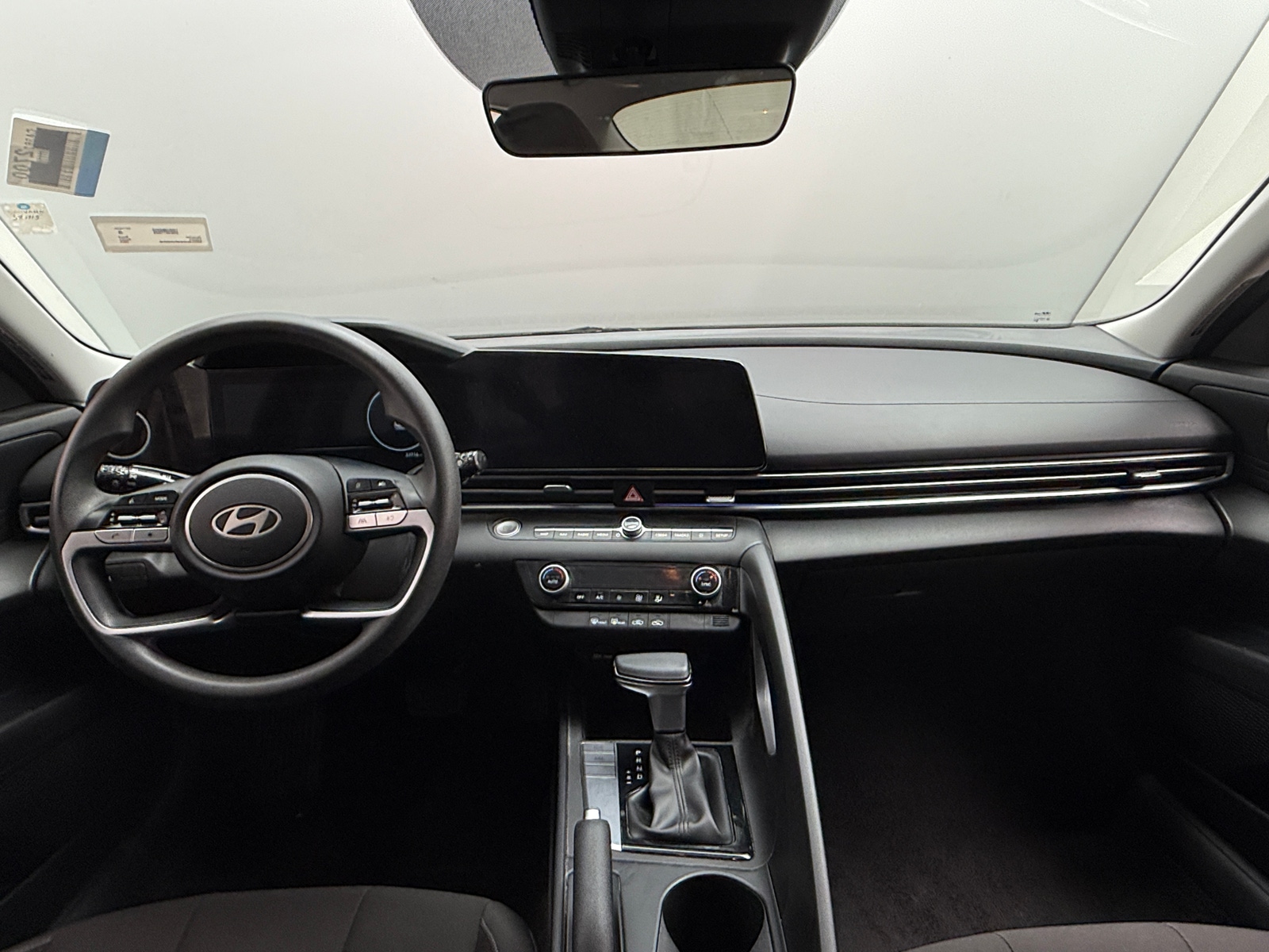 Thumbnail: 2024 Hyundai Elantra - 3