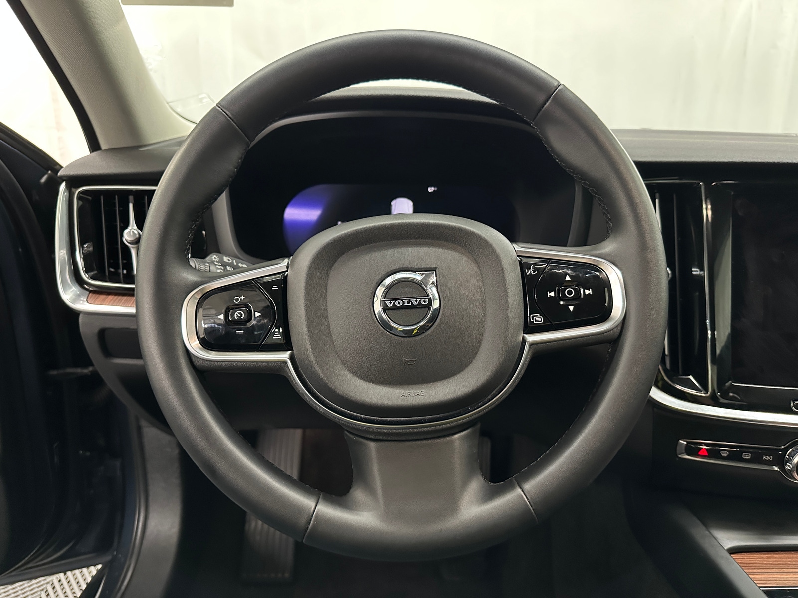 Thumbnail: 2024 Volvo S60 - 4