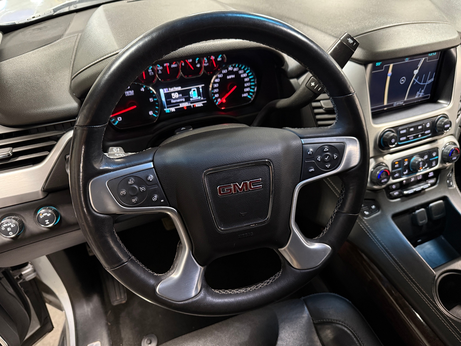Thumbnail: 2018 GMC Yukon XL - 4