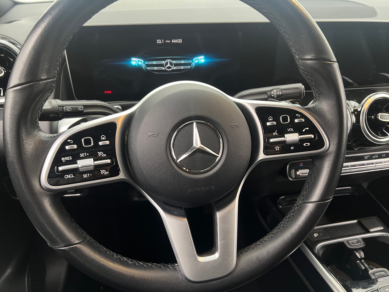 Thumbnail: 2021 Mercedes-Benz GLB - 4