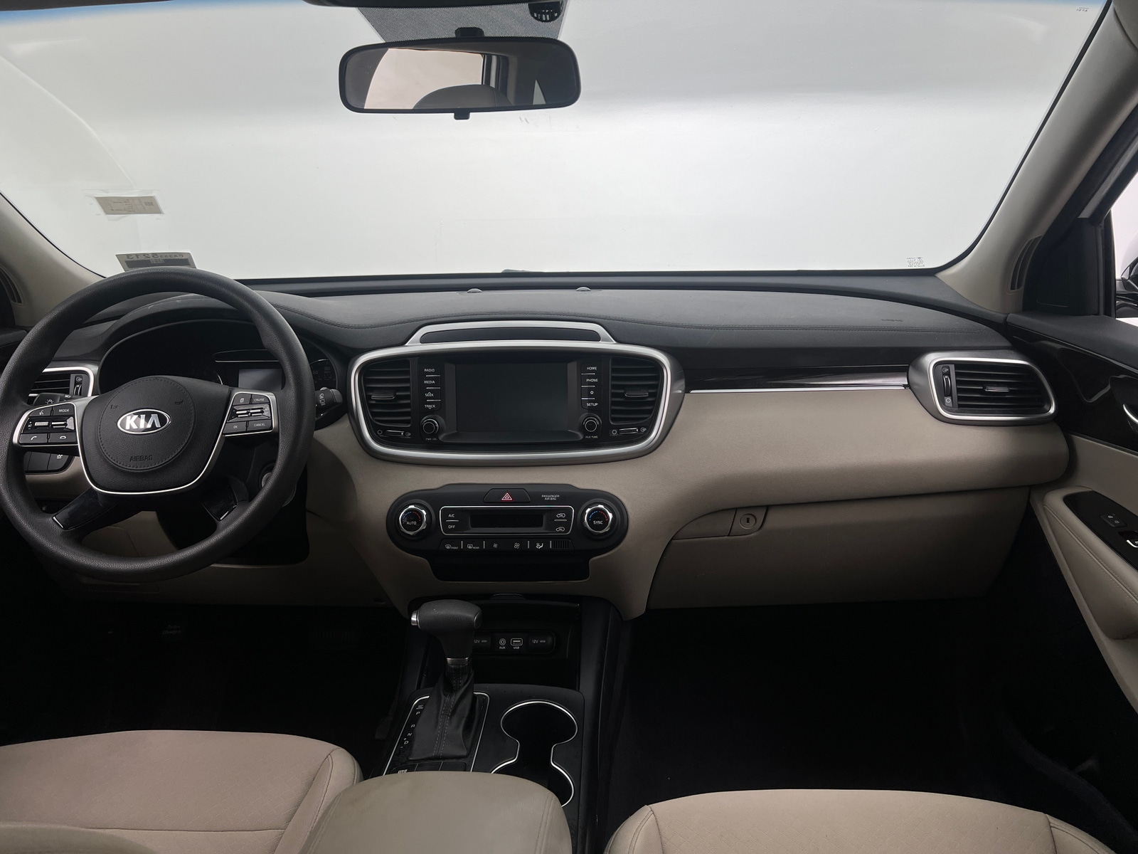 Thumbnail: 2019 Kia Sorento - 3