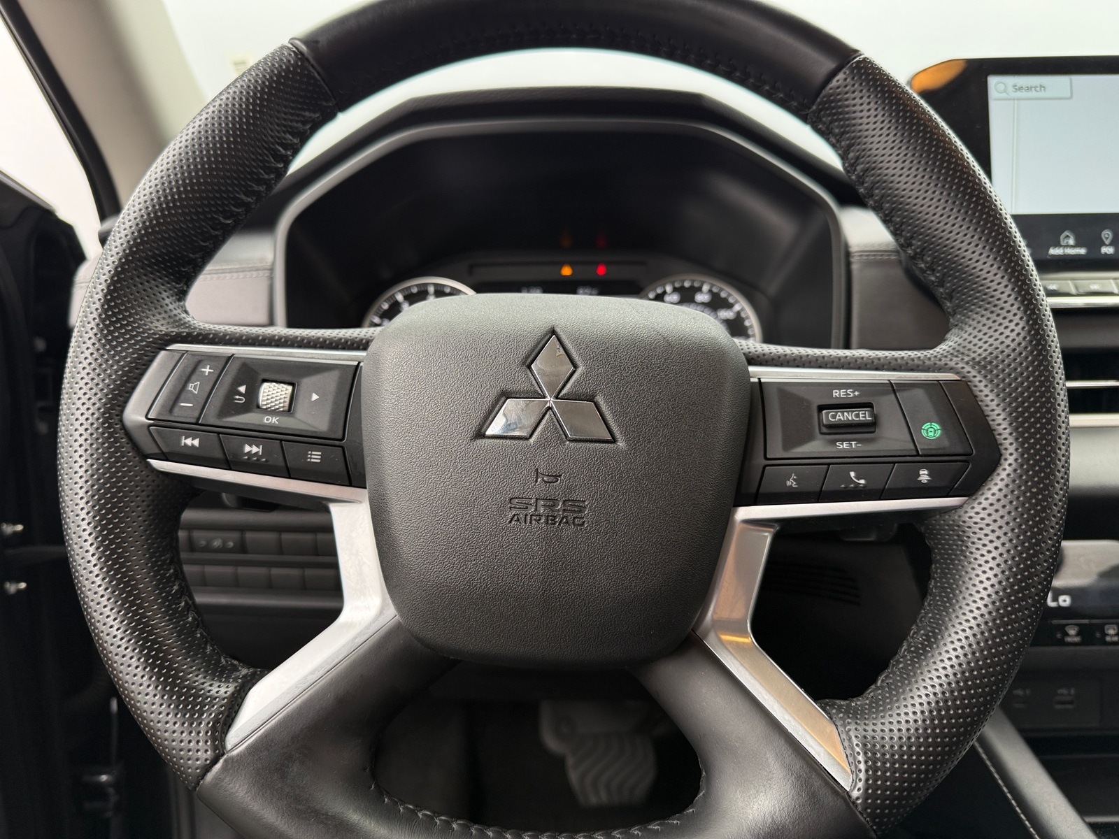 Thumbnail: 2024 Mitsubishi Outlander - 4
