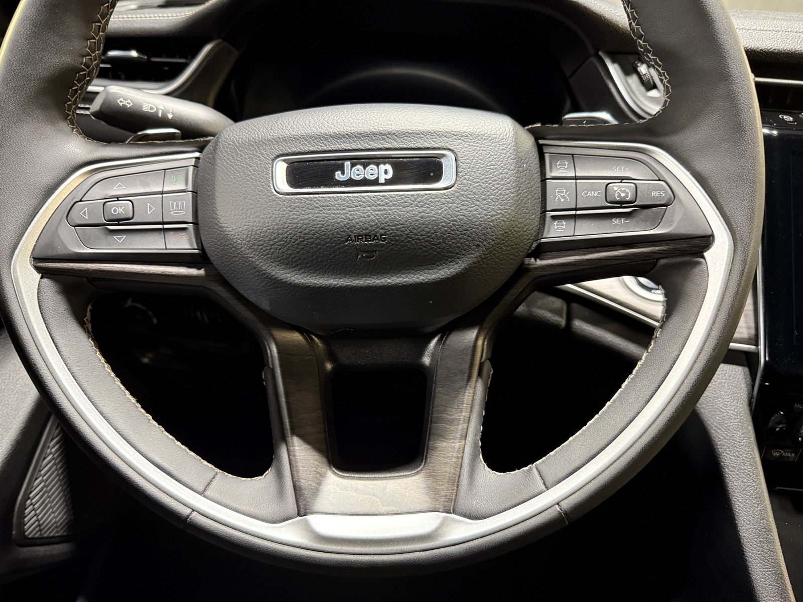 Thumbnail: 2024 Jeep Grand Cherokee - 4