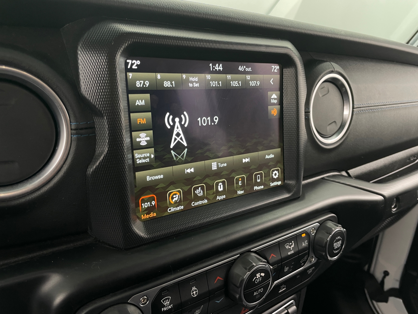 Thumbnail: 2021 Jeep Wrangler - 3