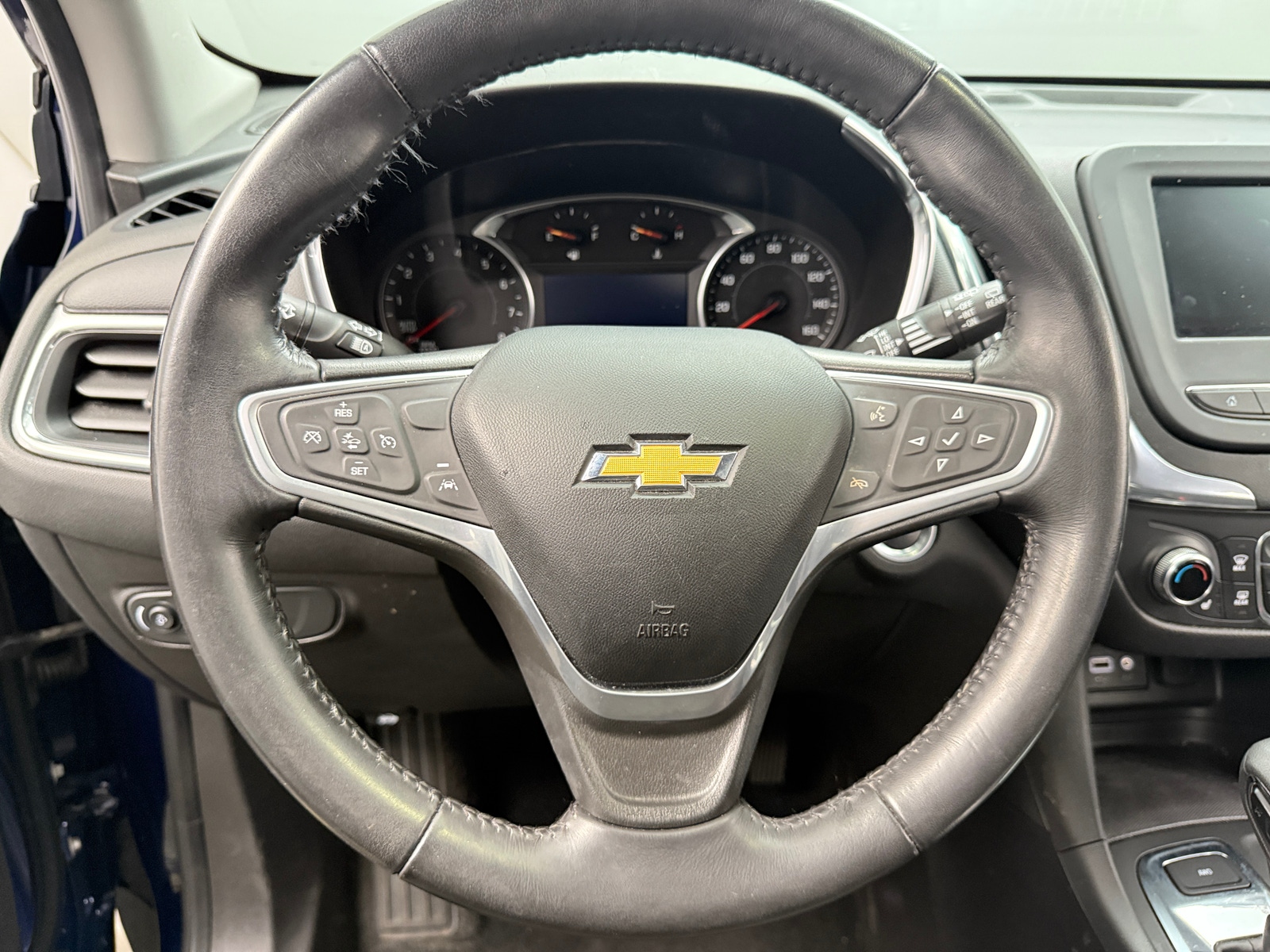 Thumbnail: 2022 Chevrolet Equinox - 5
