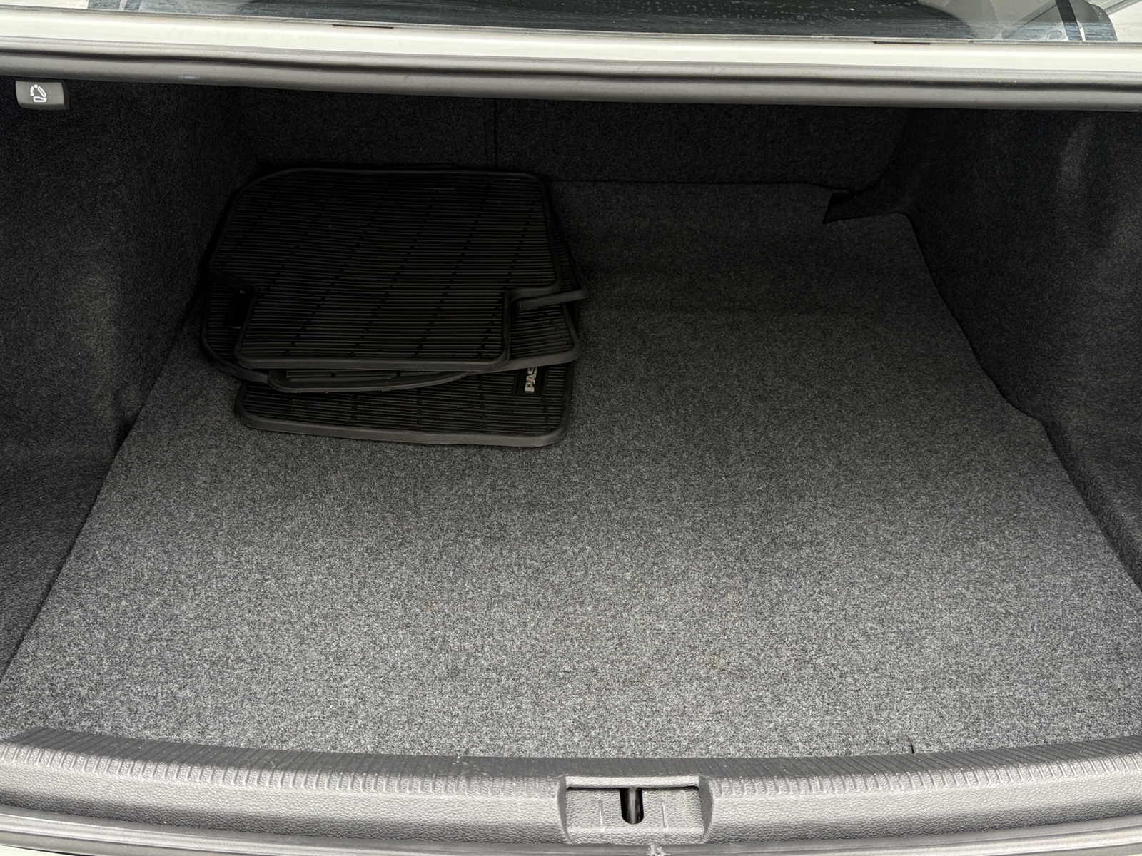 Thumbnail: 2022 Volkswagen Passat - 6