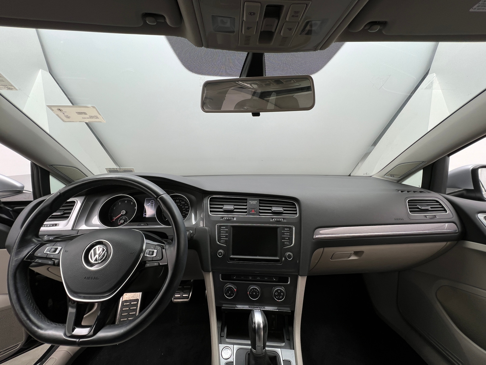 Thumbnail: 2017 Volkswagen Golf - 2