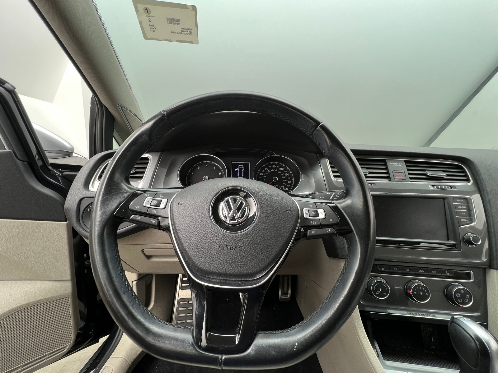 Thumbnail: 2017 Volkswagen Golf - 4