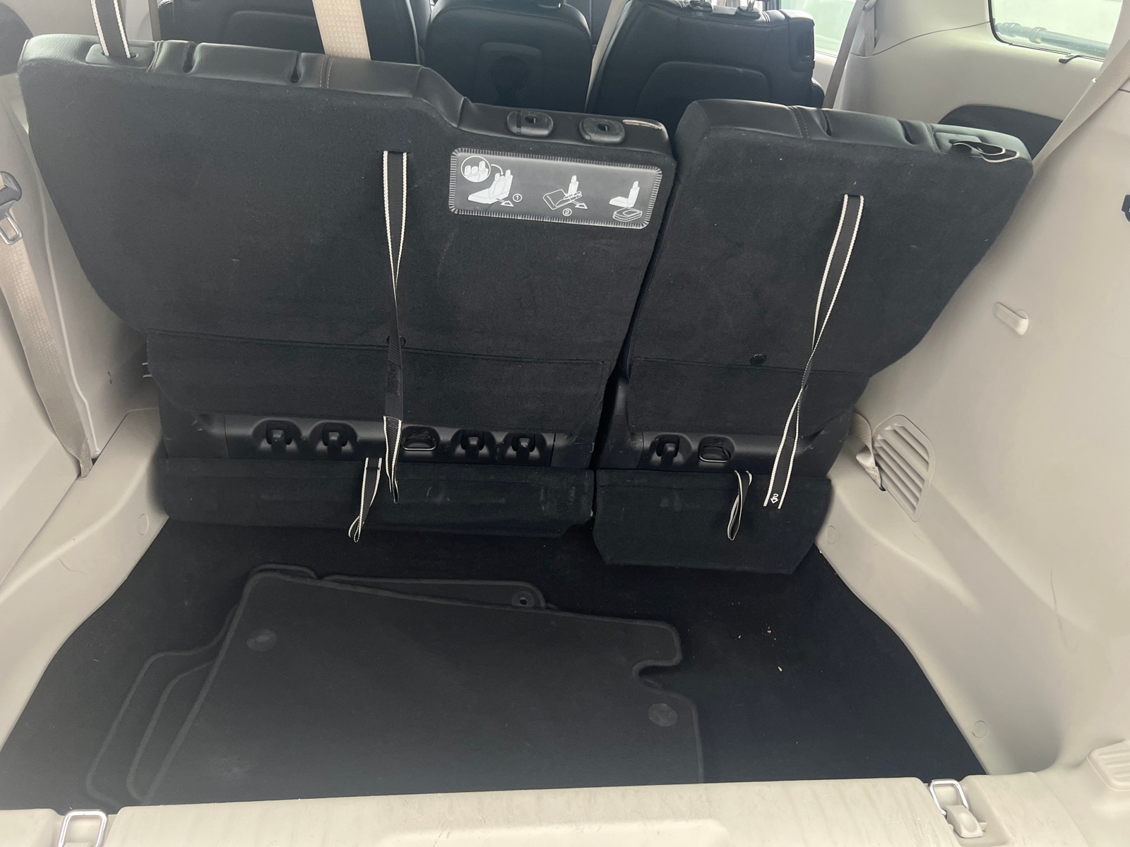 Thumbnail: 2019 Chrysler Pacifica - 6