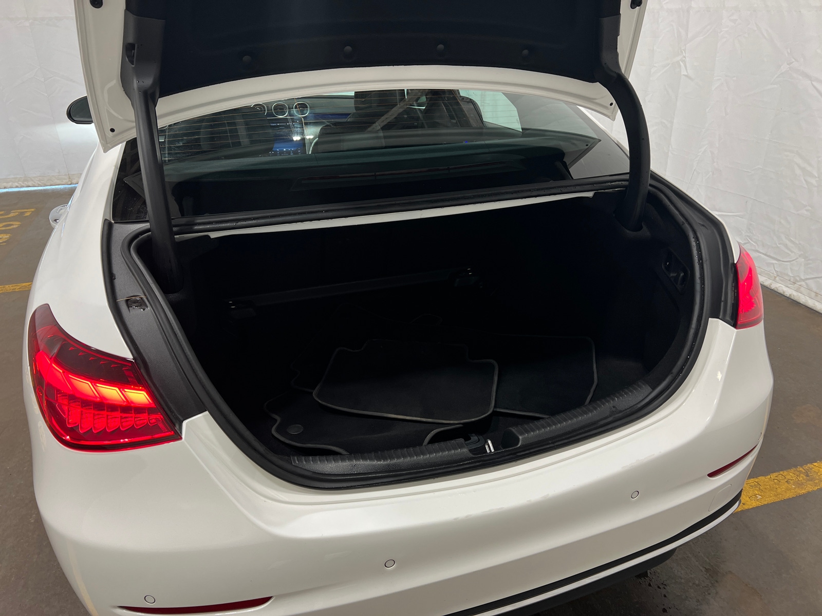 Thumbnail: 2024 Mercedes-Benz C-Class - 6