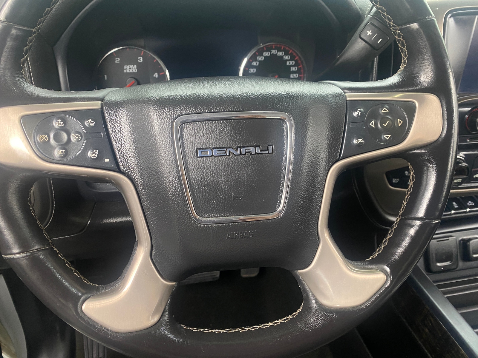 Thumbnail: 2015 GMC Sierra 2500 - 4