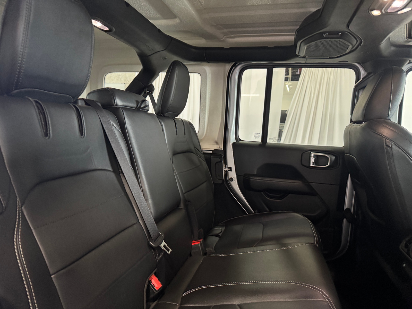Thumbnail: 2022 Jeep Wrangler - 5