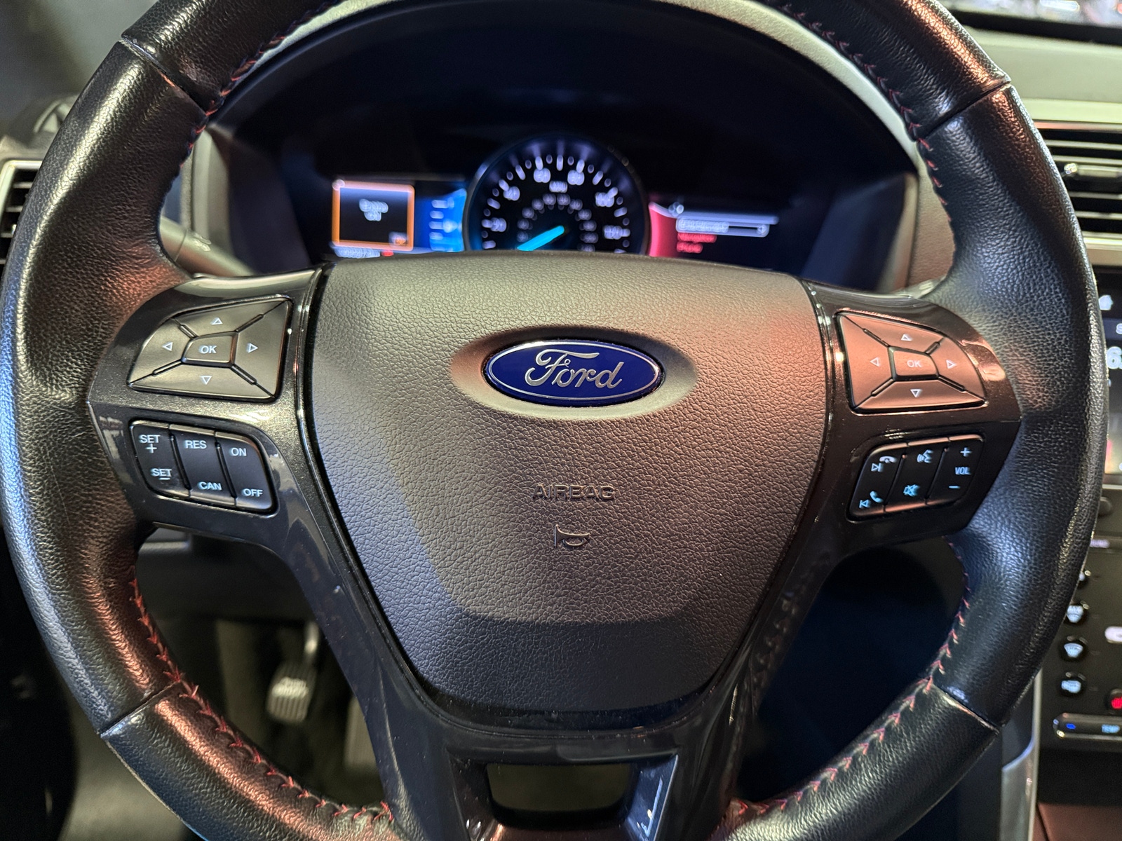 Thumbnail: 2017 Ford Explorer - 4