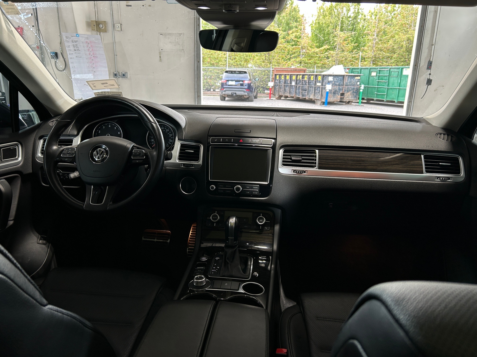 Thumbnail: 2017 Volkswagen Touareg - 2