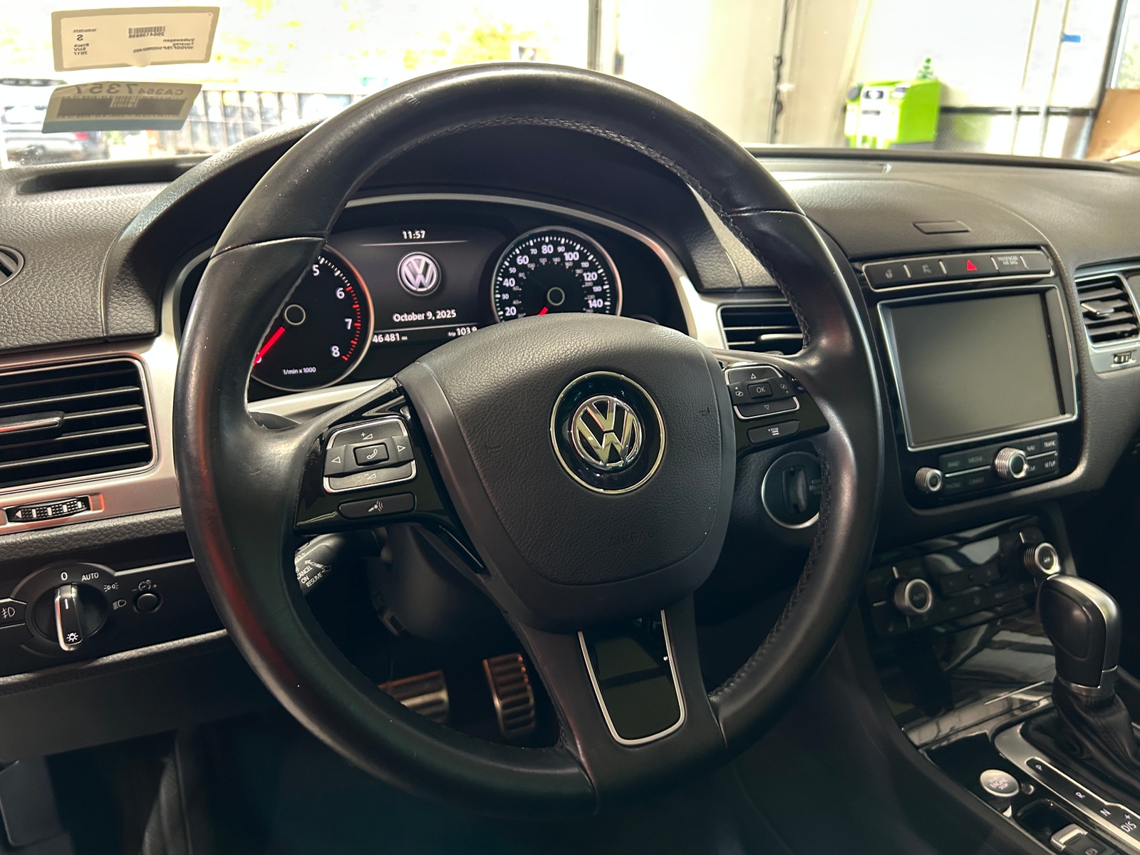 Thumbnail: 2017 Volkswagen Touareg - 4