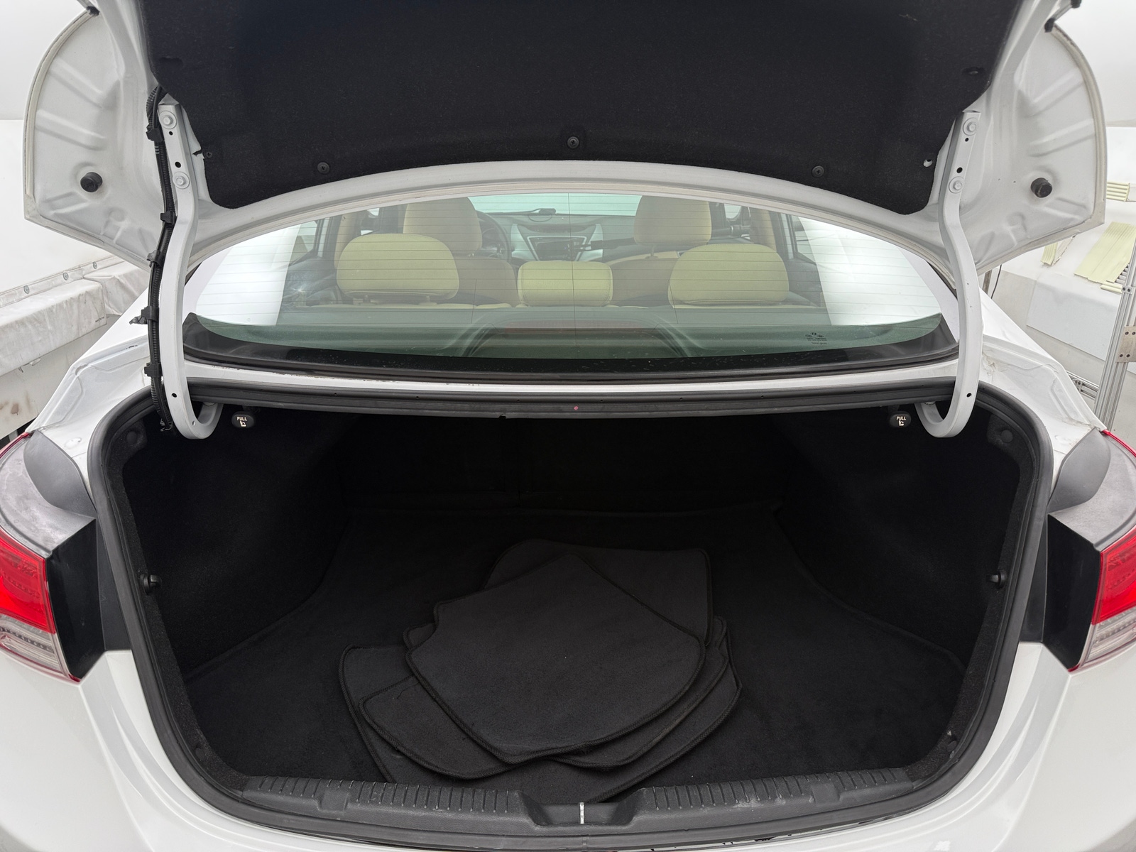 Thumbnail: 2013 Hyundai Elantra - 7