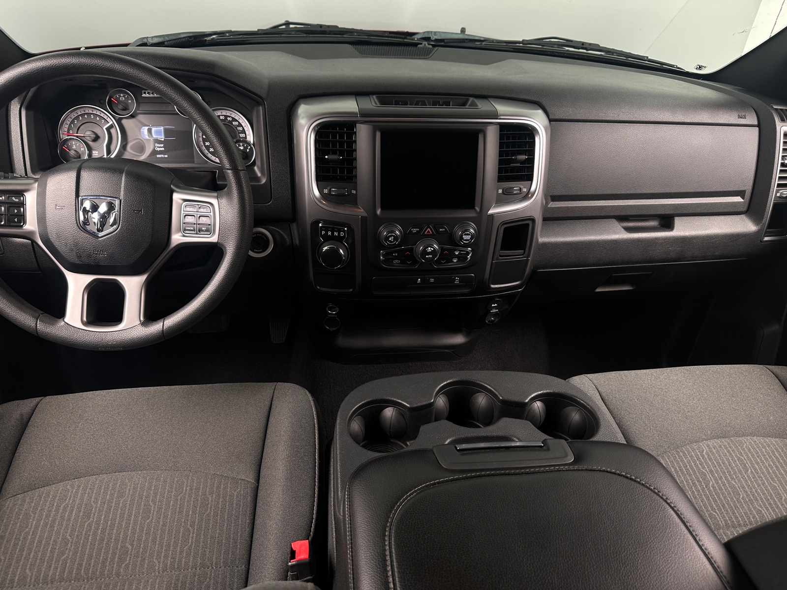 Thumbnail: 2021 RAM 1500 Classic - 3