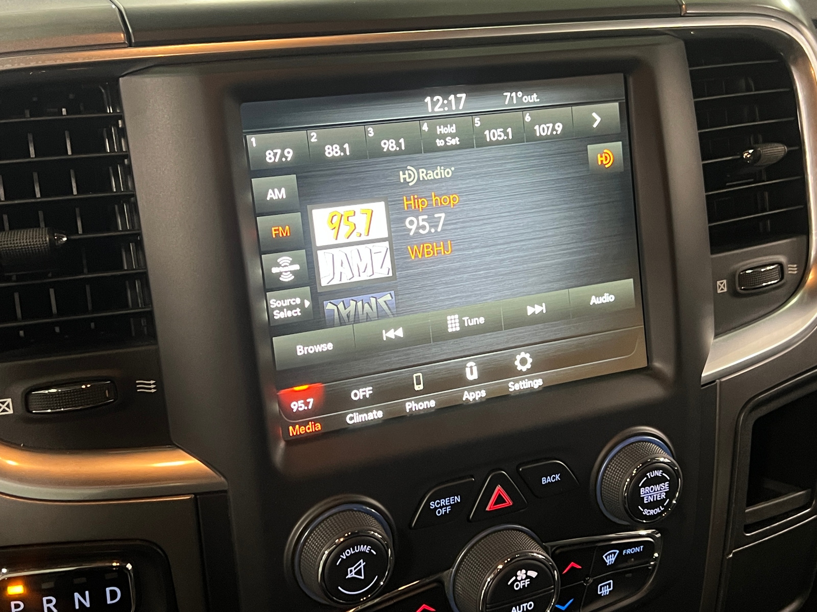 Thumbnail: 2021 RAM 1500 Classic - 4