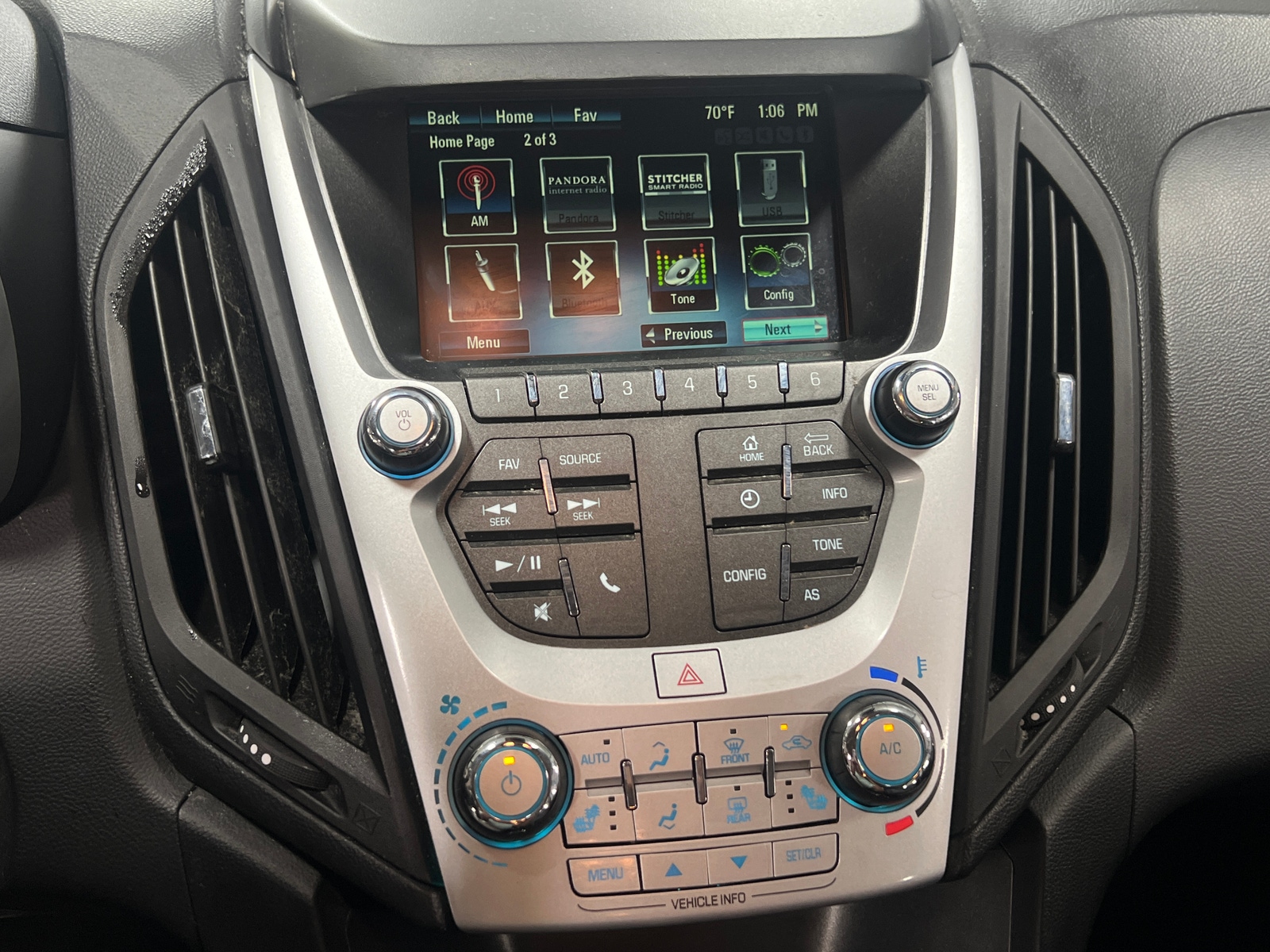 Thumbnail: 2017 Chevrolet Equinox - 4