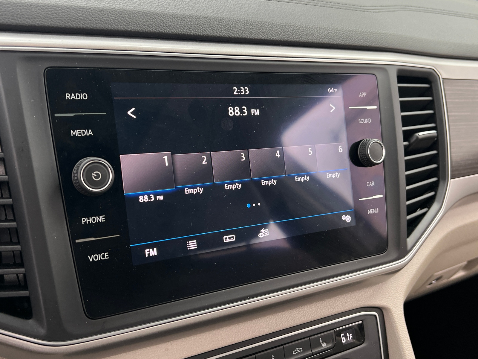 Thumbnail: 2019 Volkswagen Atlas - 3