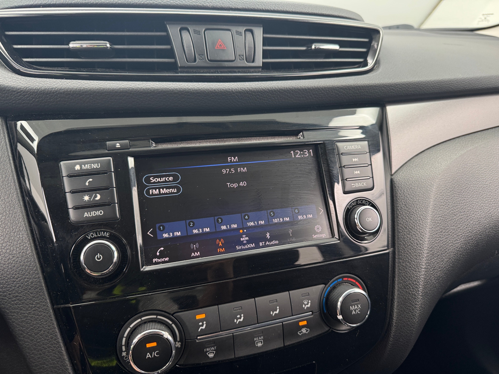 Thumbnail: 2019 Nissan Rogue Sport - 4