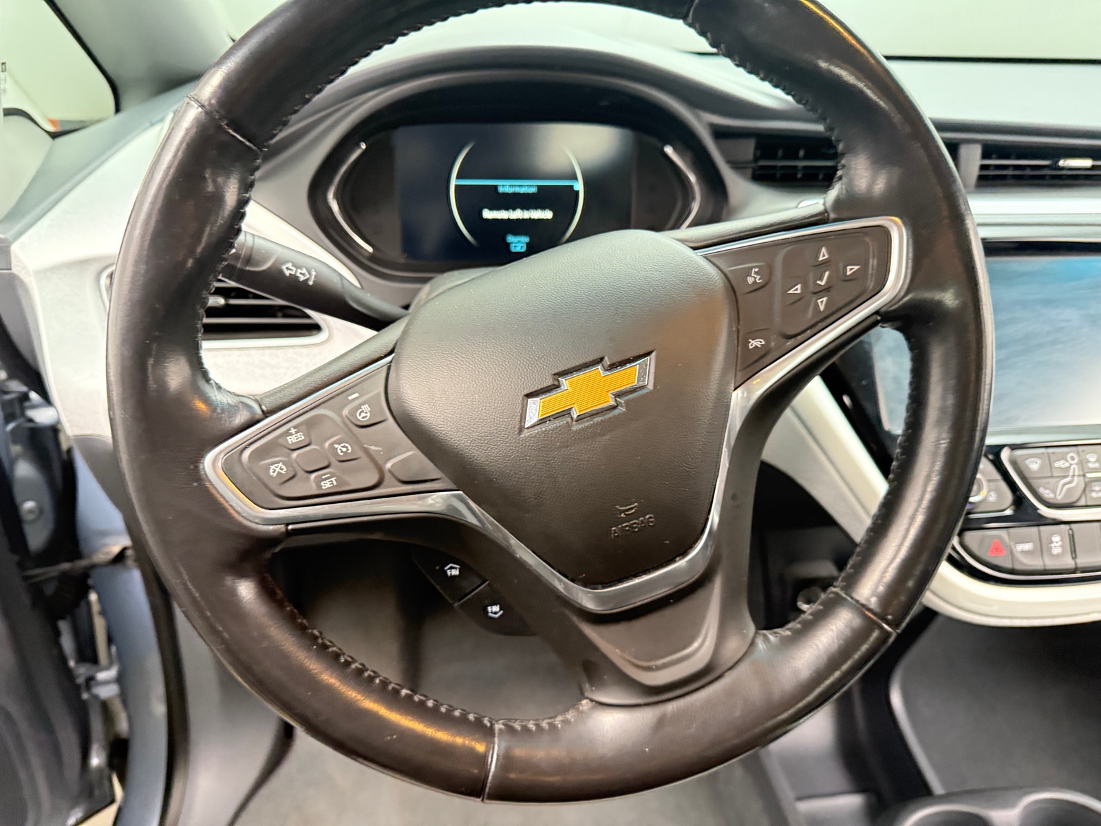 Thumbnail: 2018 Chevrolet Bolt EV - 5