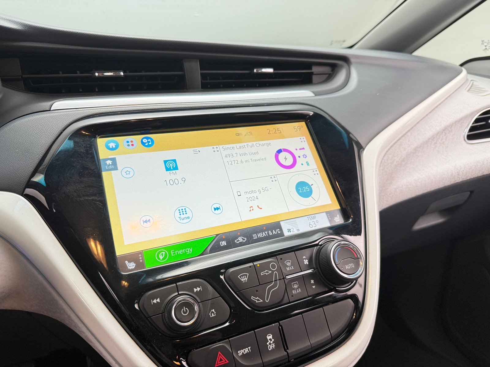 Thumbnail: 2018 Chevrolet Bolt EV - 4