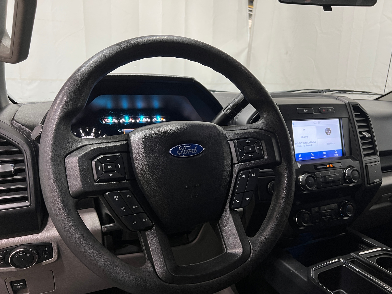 Thumbnail: 2019 Ford Econoline - 5