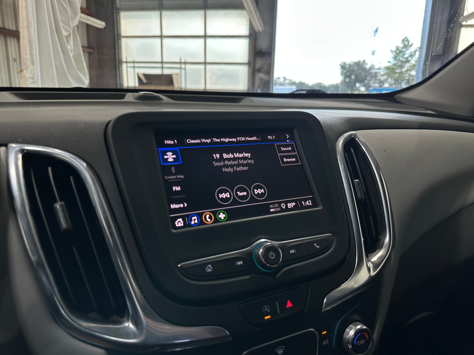 Thumbnail: 2022 Chevrolet Equinox - 4