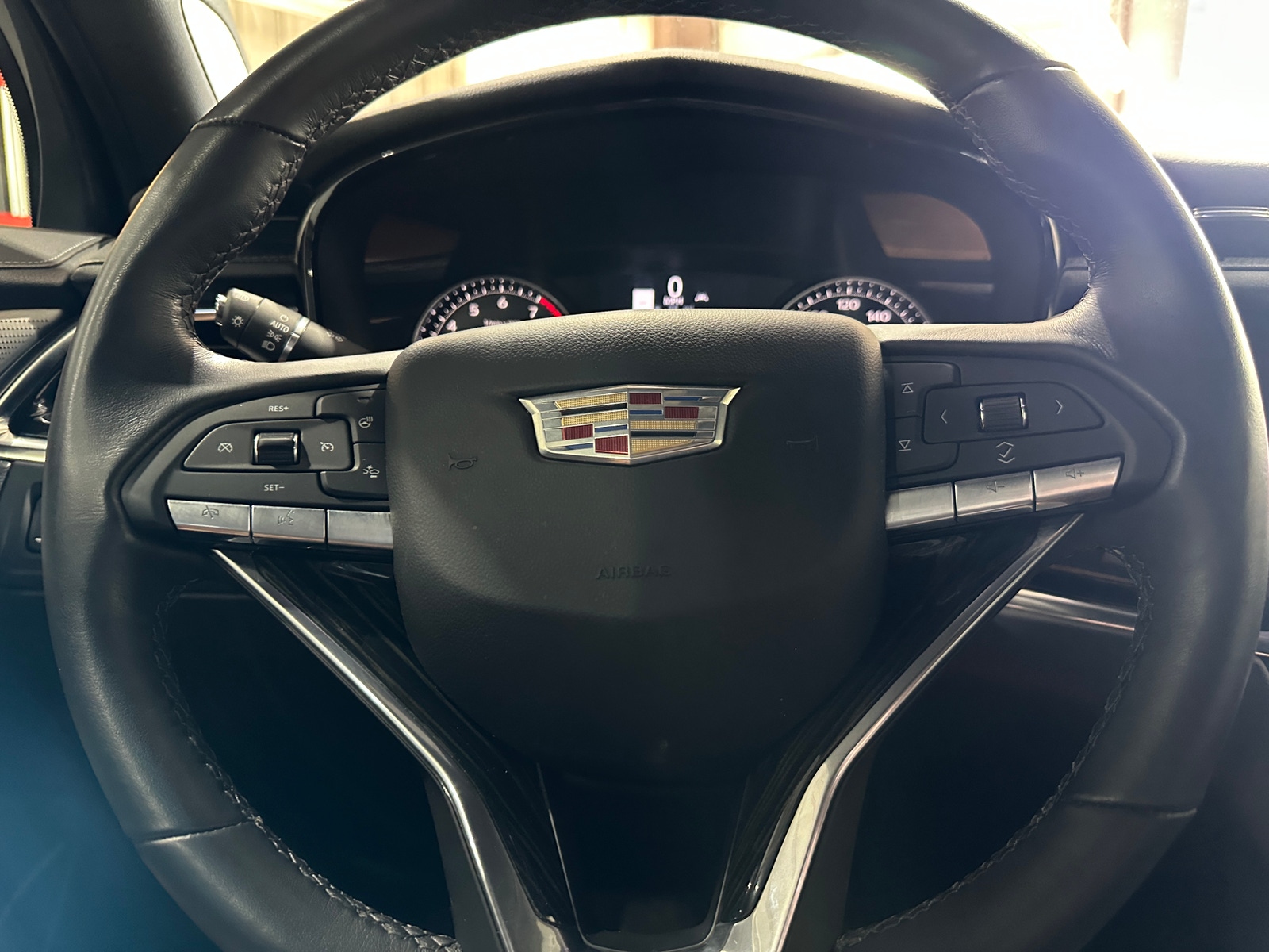 Thumbnail: 2021 Cadillac XT6 - 4