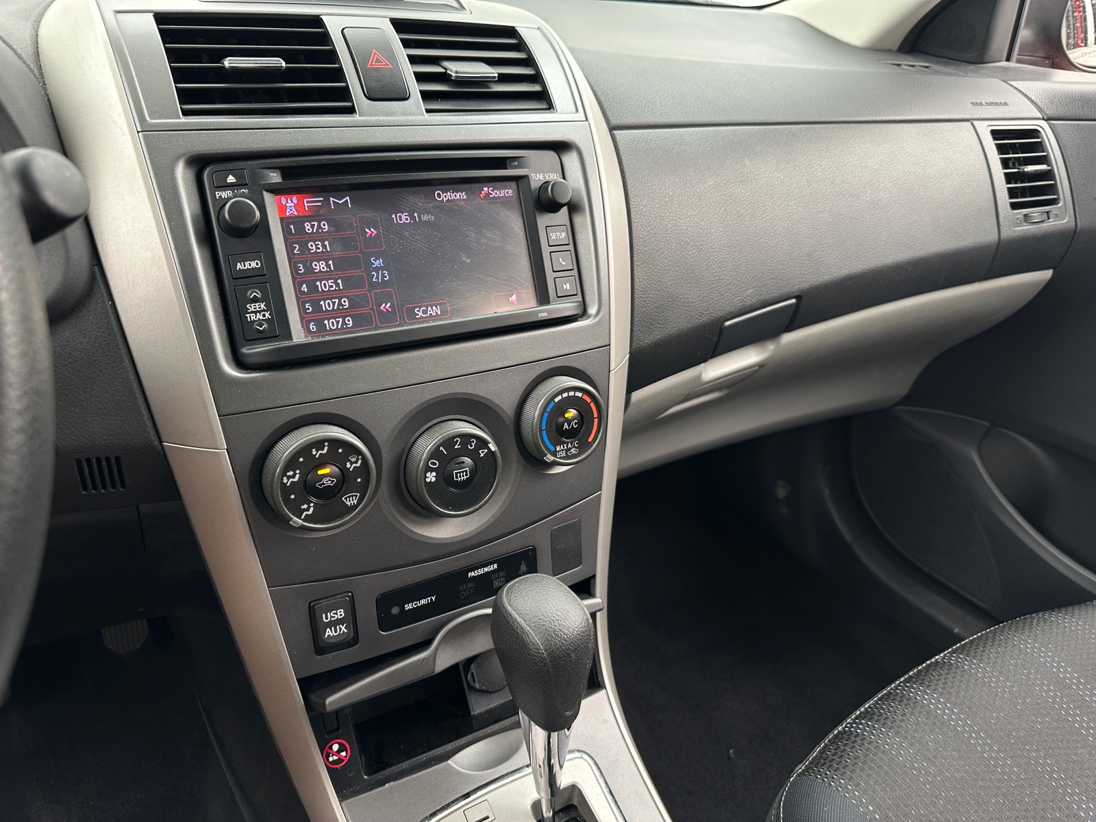 Thumbnail: 2013 Toyota Corolla - 4