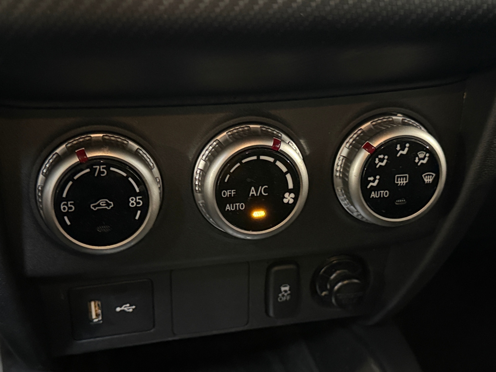 Thumbnail: 2022 Mitsubishi Outlander Sport - 4