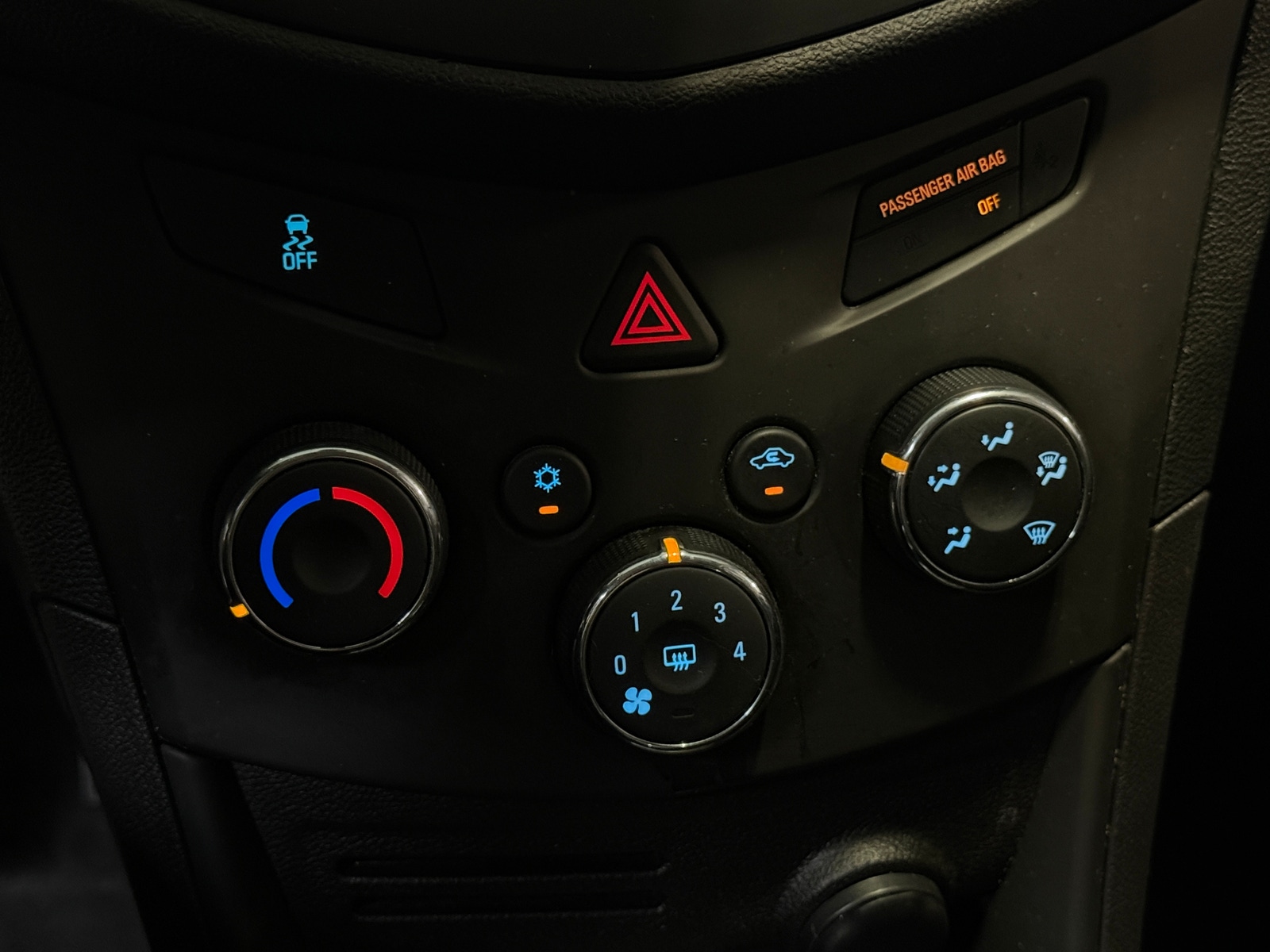 Thumbnail: 2016 Chevrolet Trax - 4